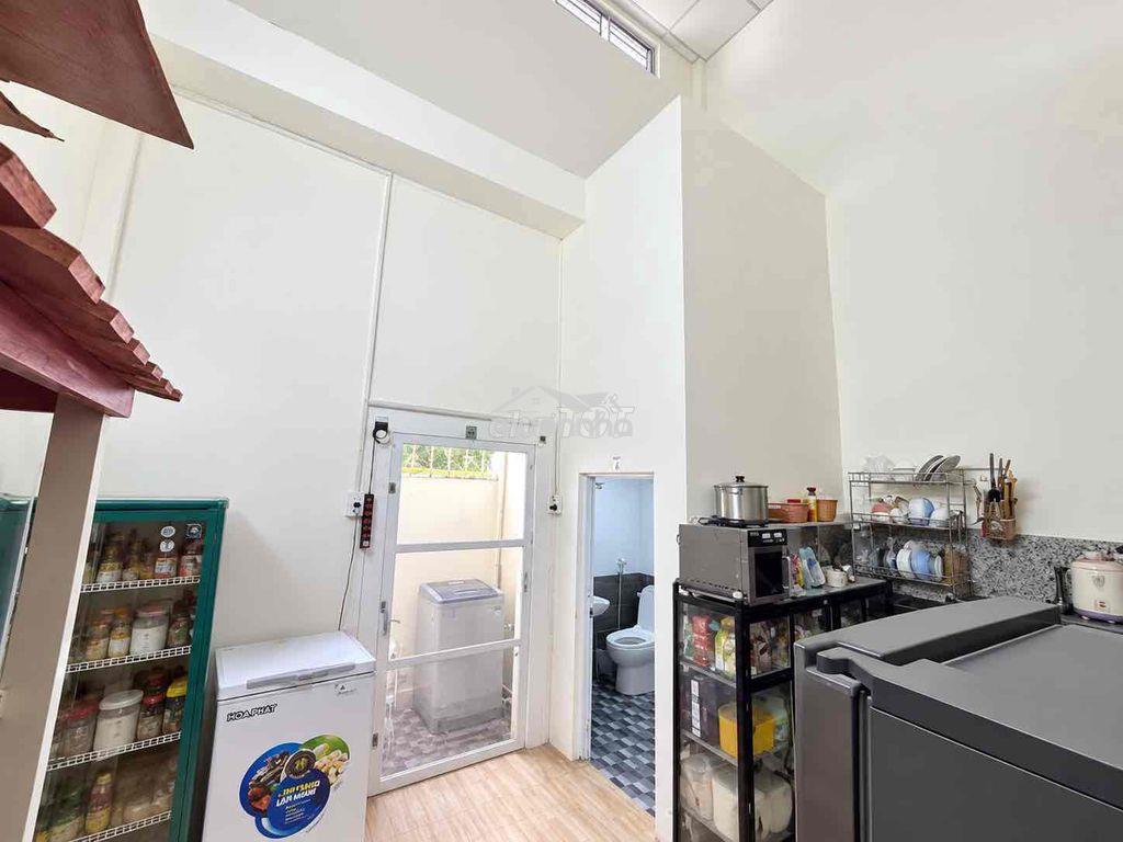 Bán nhà giáp quận 1, 70m2 nhỉnh 6 tỷ, ngang hơn 4m nở hậu, 2 tầng 3pn - Ảnh 4