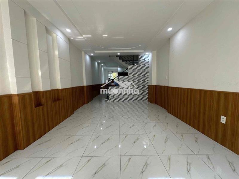 Nhà ngay chân cầu vượt ngã 4 ga 2pn giá 8 triệu