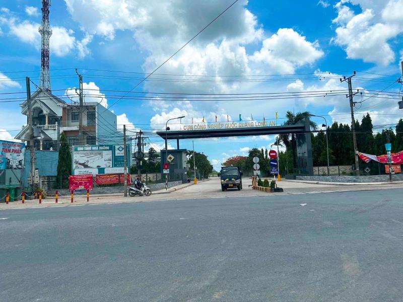 Cho thuê nhà nguyên căn mặt tiền lộ nhựa lớn tl 830 (nay là tỉnh lộ 824) lương bình bến lức long an - 3