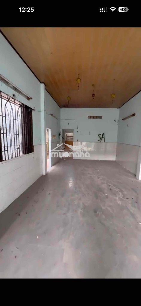 Nhà thuê hẻm 8m thoại ngọc hầu _ tân phú dt 5x22m cấp 4 có sân rộng để