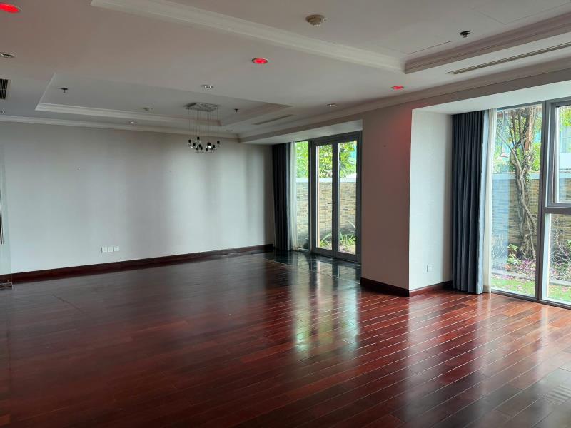 Cho thuê căn hộ vincom tầng sâm vườn, 3pn, ntcb căn góc cực đẹp quận 1 - 4