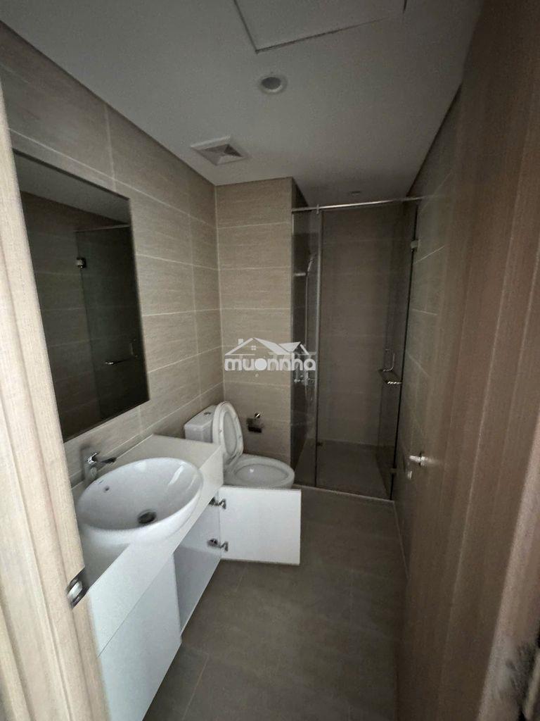 Bán gấp 1pn+ đủ nội thất giá chỉ 2 tỷ 050 vinhomes grand park tháng 9 - 2