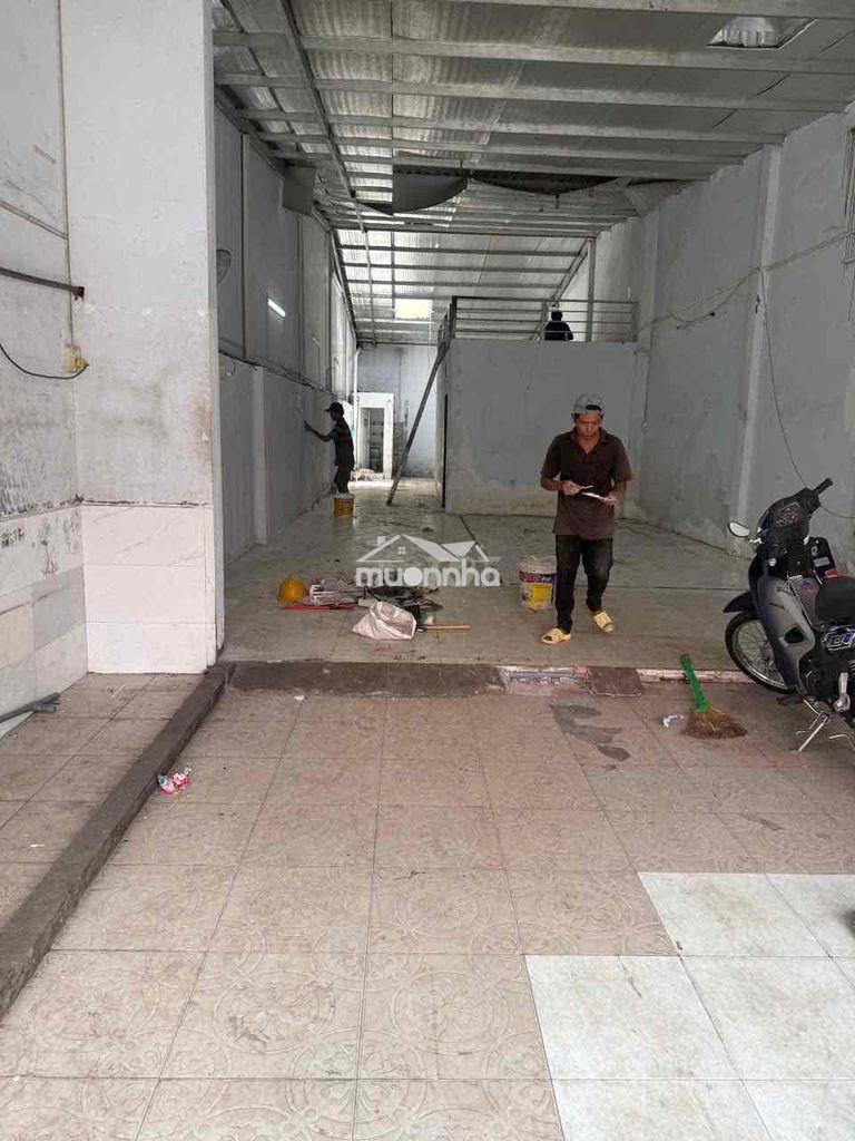 Kho 180m2 gần đầm sen - đường xe tải 8m - Ảnh 2
