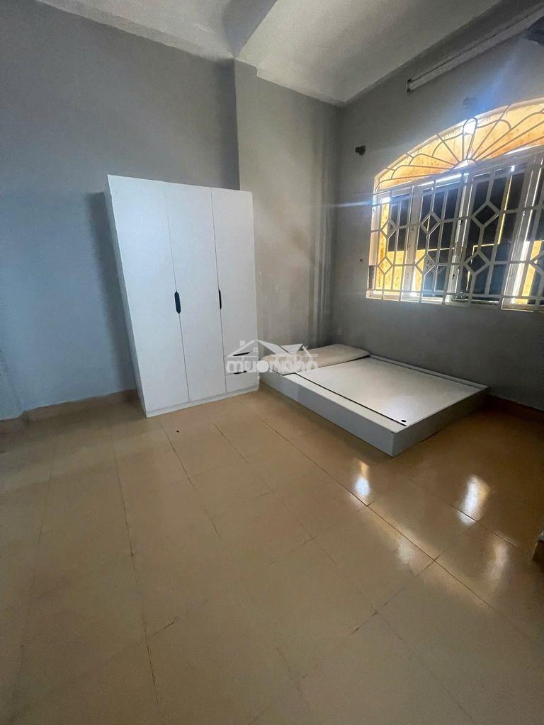 Cho thuê tầng 1 lê văn duyệt 2 phòng ngủ 8tr5