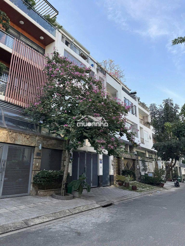Nhà cho thuê đặng thùy trâm. dt: 6x22m. trệt lửng 3 lầu. gần đh
