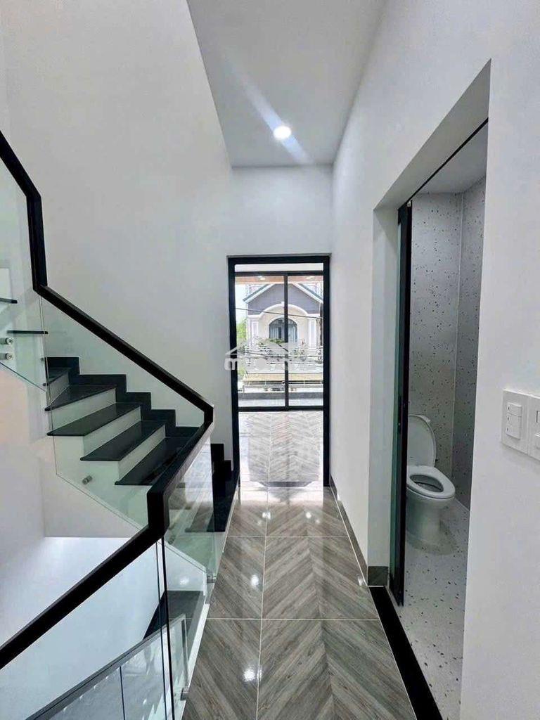 Nhà 3 lầu – 4pn ngay chợ long trường - 4