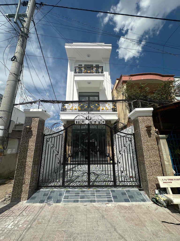 Nhà mặt tiền trung tâm – tiện ở, tiện kinh doanh 🏡