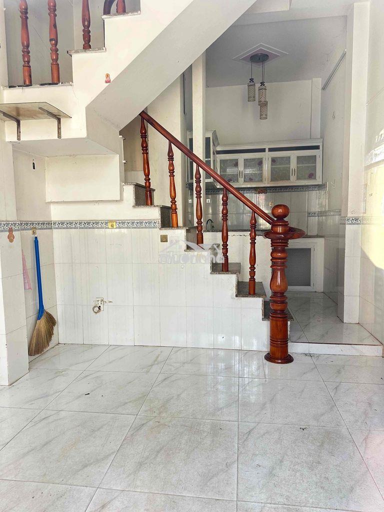 Cho thuê nhà 1 lầu 2pn2wc còn sạch sẽ.hèm 🚗.ta.ltr..q12..dt:3,3x7m