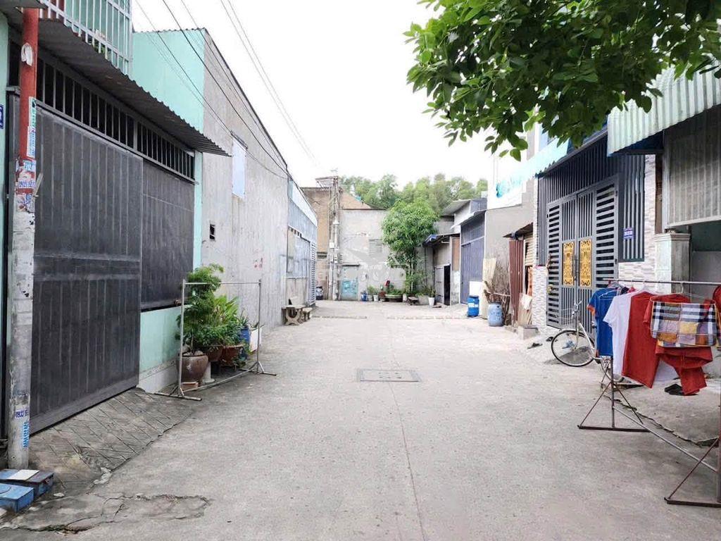 Nhà cấp 4 giá rẻ - 2 phòng ngủ gần ngã tư chiêu liêu, dĩ an - 2