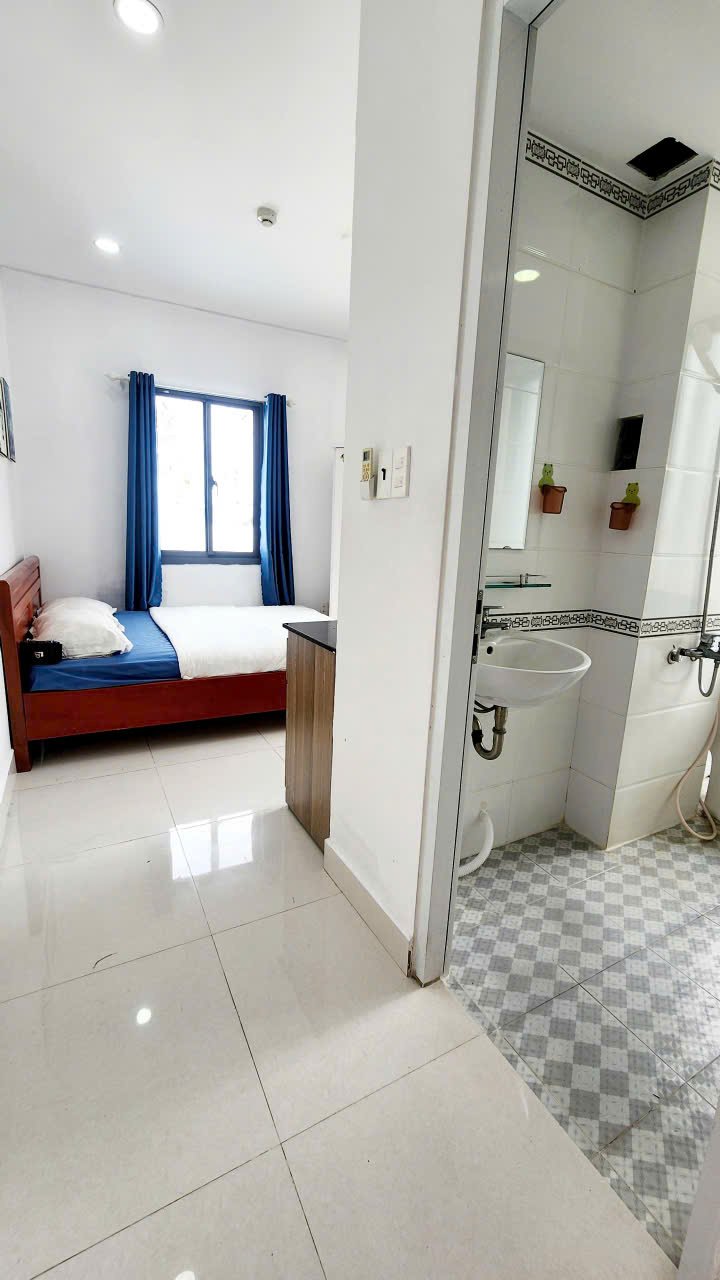 Căn hộ ban công nhỉnh 5tr ngay phú nhuận_sân bay tân sơn nhất_tân bình_quận 1, quận 3 - Ảnh 2