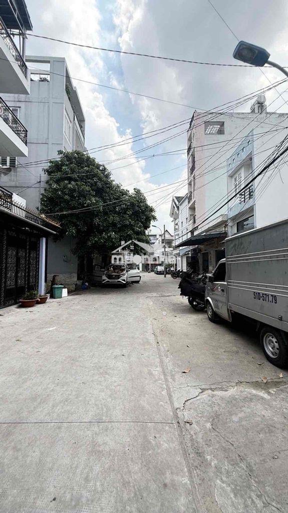 Nhà hxh đô đốc long tân phú khu dan cu an ninh