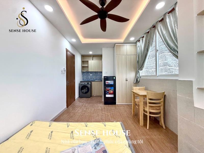 Studio cửa sổ - ban công | full nội thất | toà nhà thang máy | gần đại học văn hiến