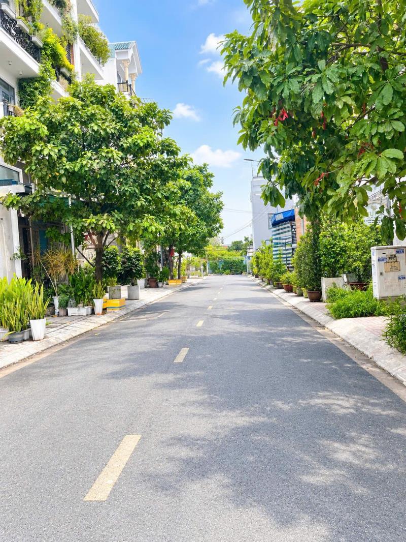 Lô góc 2 mặt – đường 8m có vỉa hè – gần 100m² ngang 5,6m – sát tô ngọc vân – 5.3 tỷ