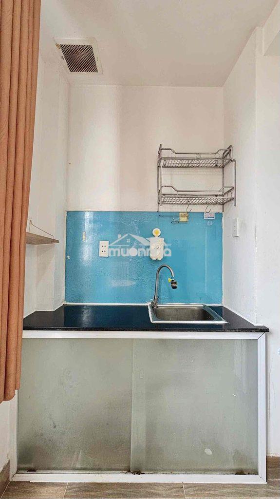 Phòng cửa sổ trời - thang máy, bảo vệ - cv lê văn tám, đh kinh tế, uah - Ảnh 4
