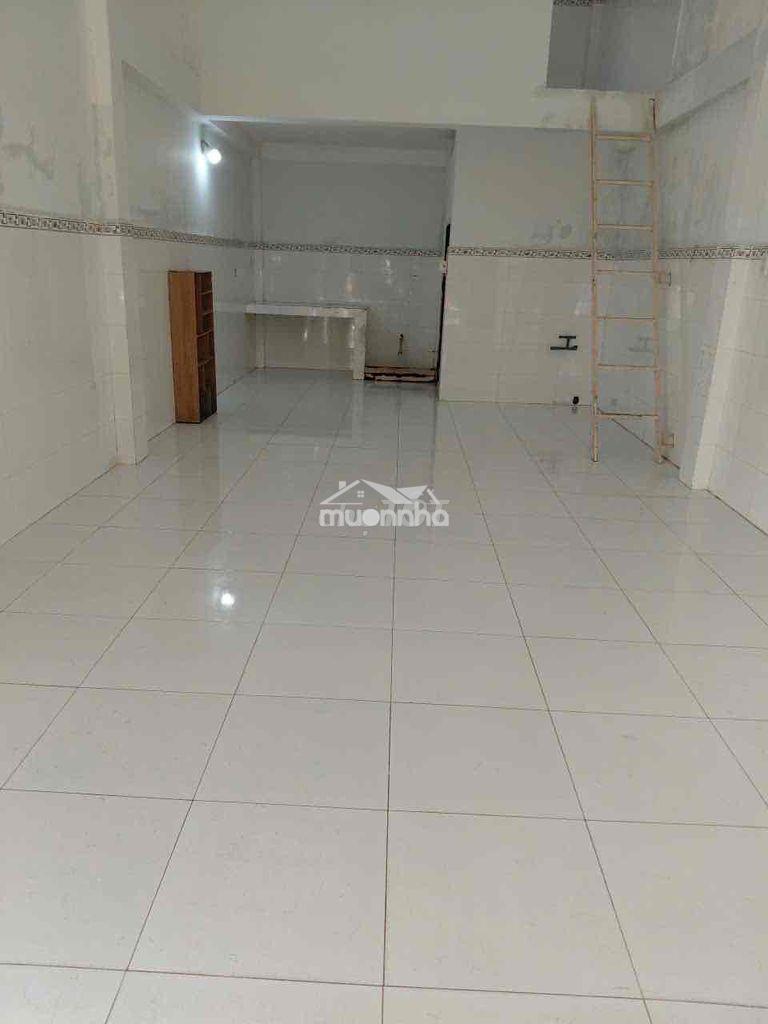 Cho thuê kiot mặt tiền đường đx-085 đối diện cổng sau đại nam.