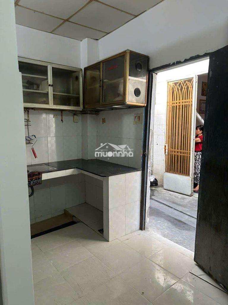 Cho thuê nhà trệt cấp 4 không có lầu.lê văn sỹ. quận 3