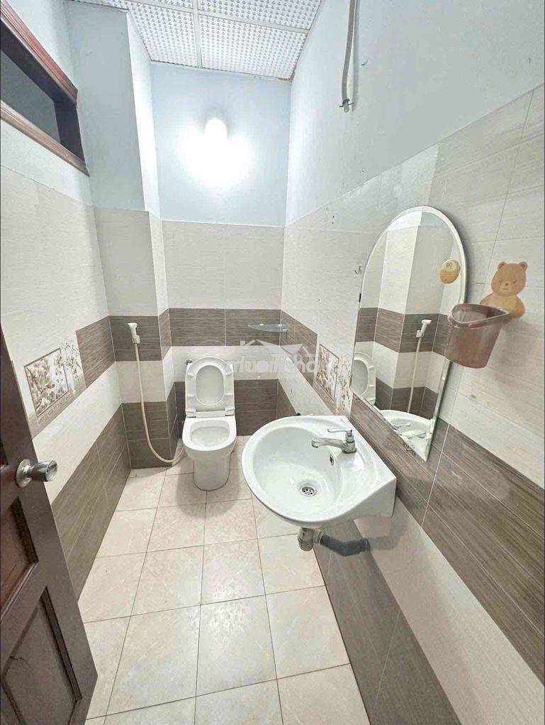 Nhà [ 4 x 14] 1 lửng 1 lầu ( 3pn,3wc) ,hem 5m cụt,khu lô tư - Ảnh 2