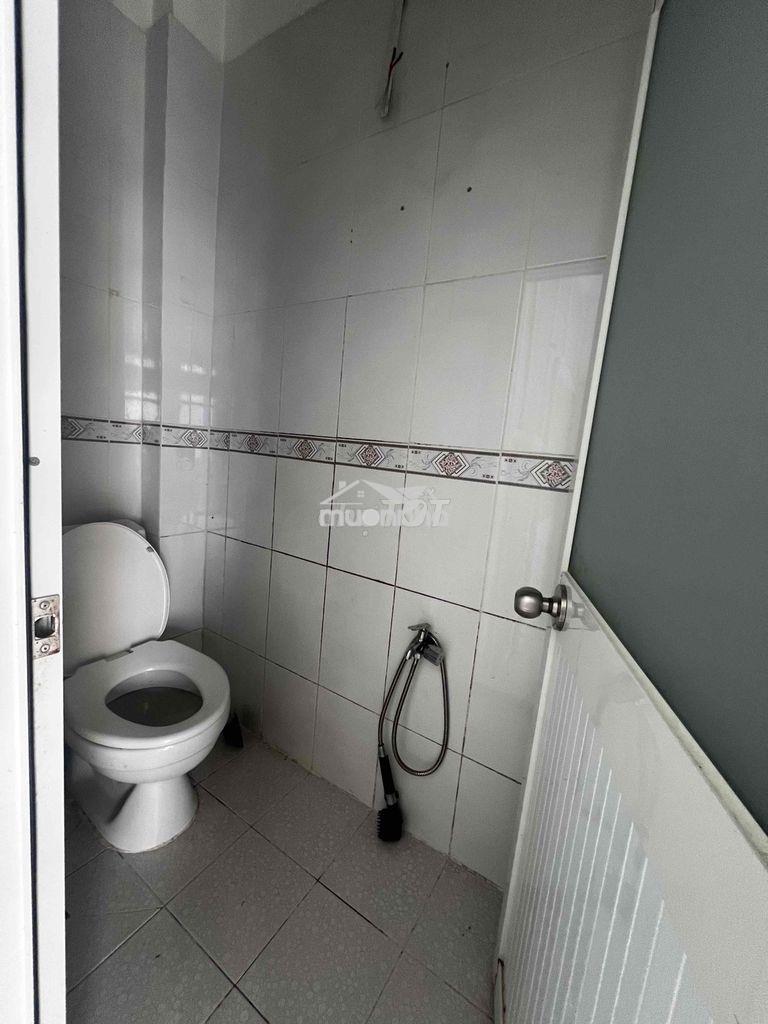 Cho thuê nhà 7tr. 5 x 20. 2pn. đường nvq. chợ cầu - Ảnh 3