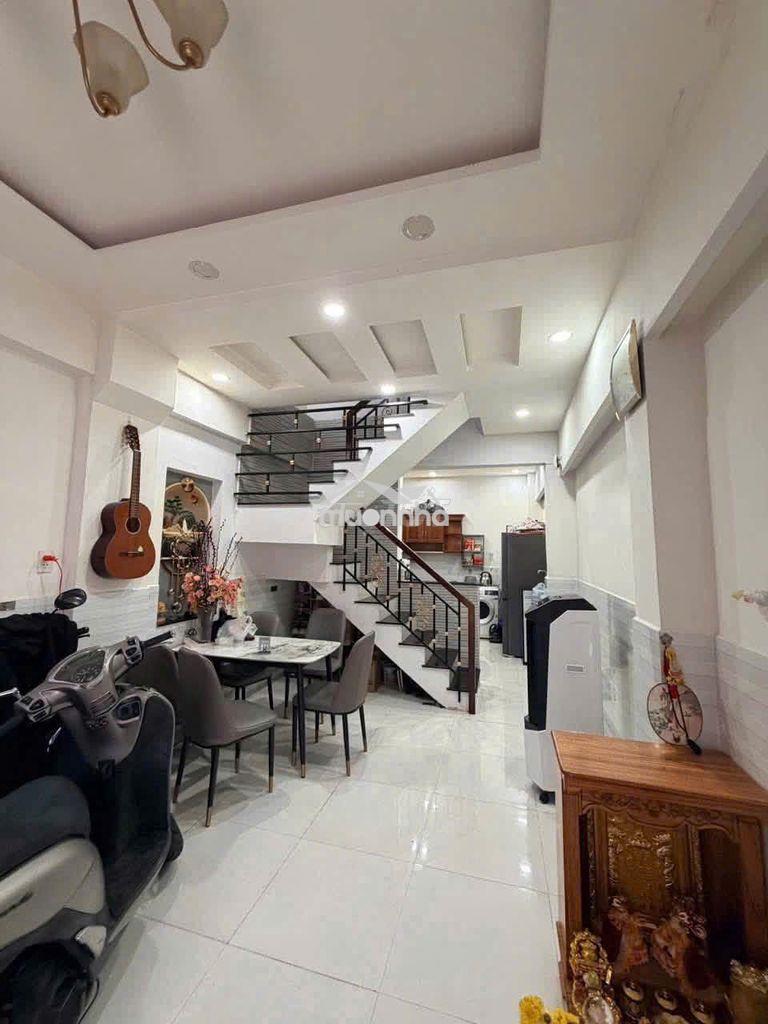 Nhà bán 2 tầng dương bá trạc p2. q8