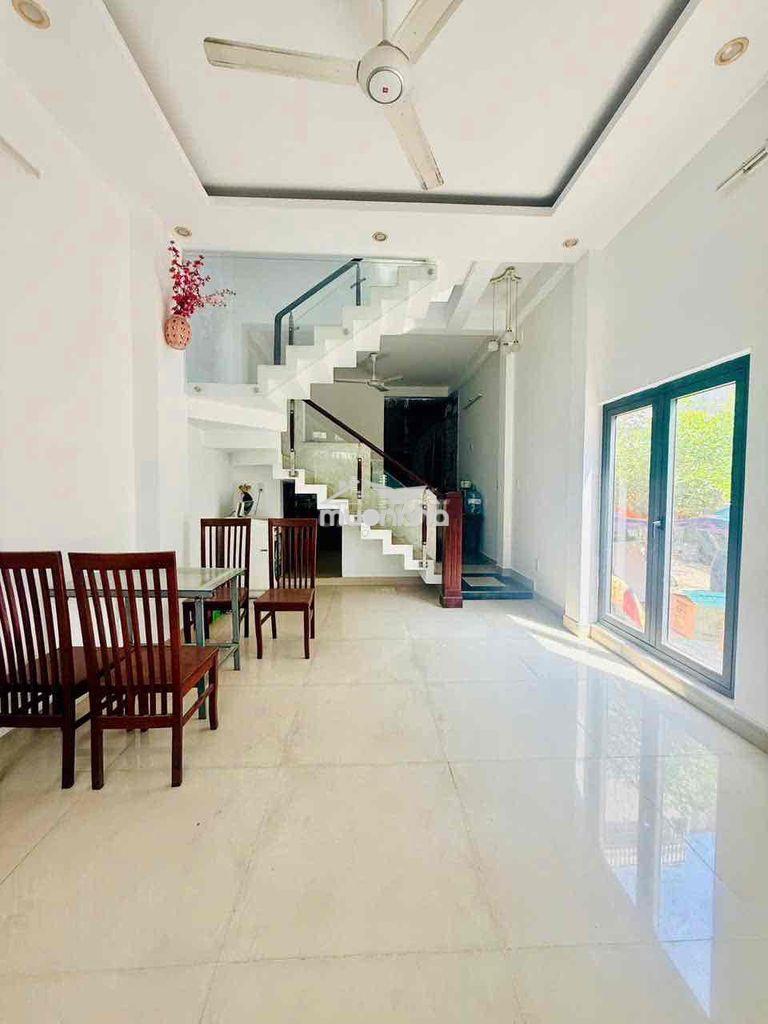 Nhà đẹp 2lầu 4pn gần đường nguyễn duy trinh - vòng xoay phú hữu q9 - Ảnh 2