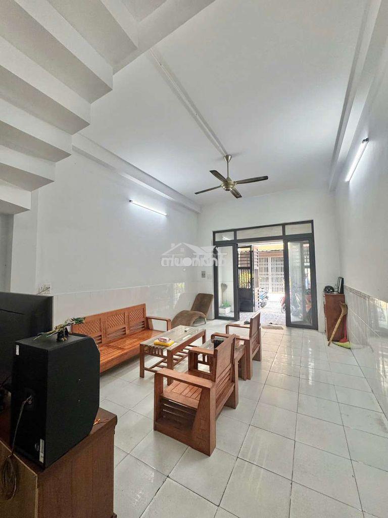 Cho thuê nhàlê văn quới - 10trieu- 2pn - có nội thất- hẻm xe tải