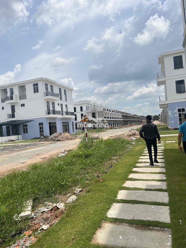 Green city đang được quan tâm – nhà phố 2 mặt tiền, vị trí đắc địa - 2