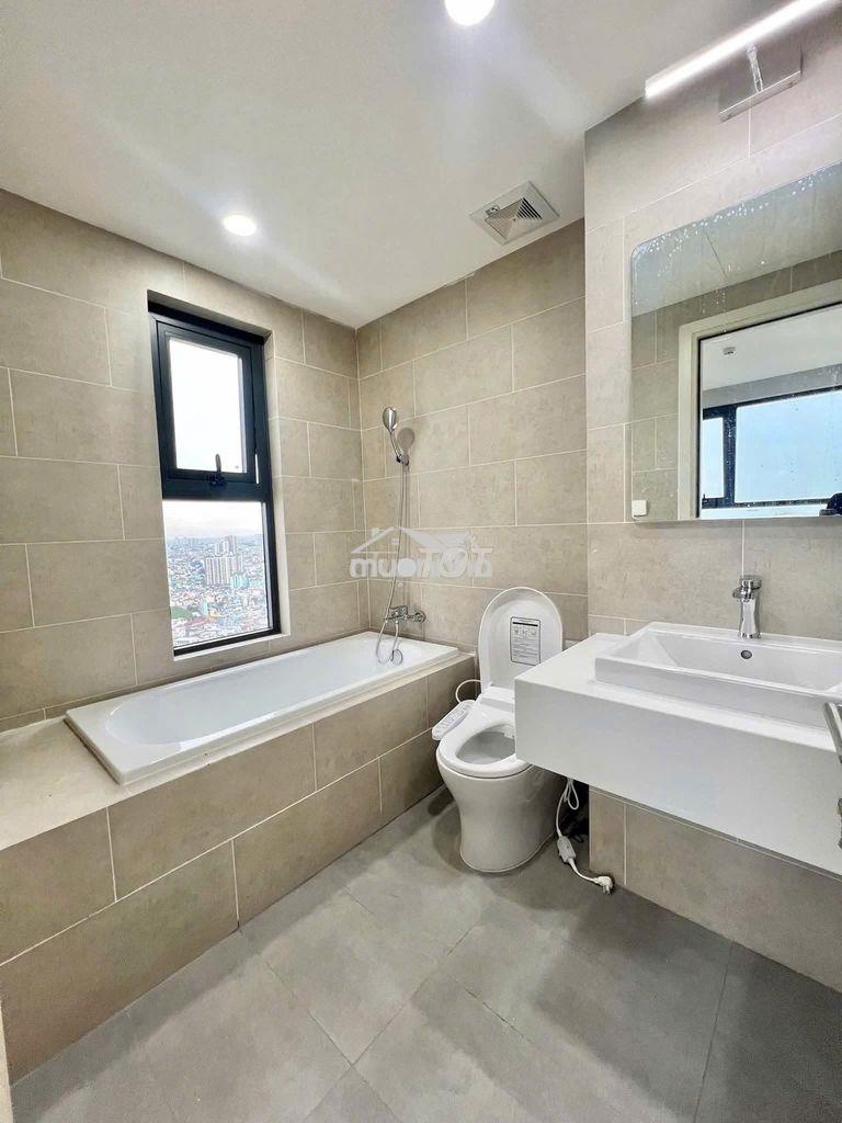 Kẹt tiền cần bán gấp căn dhomme view đầm sen và quận 1 - 4