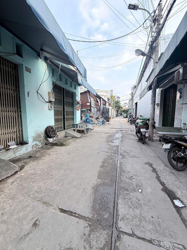 Nhà nhỏ căn góc hẻm xe hơi - Ảnh 3
