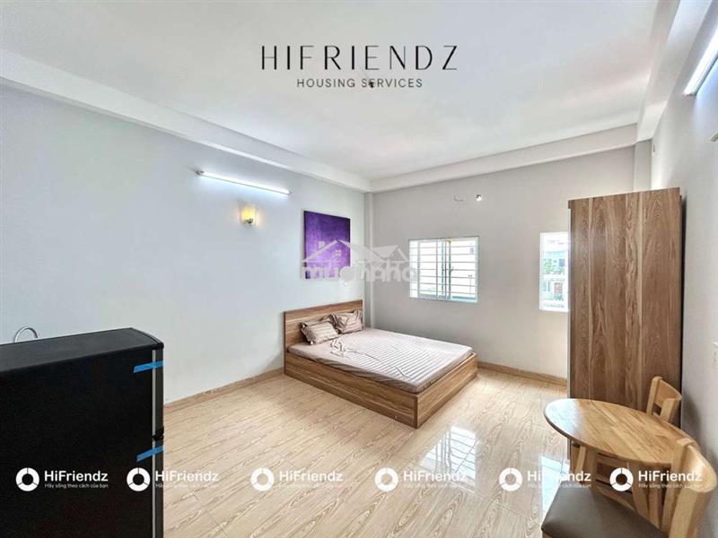Phòng đầy đủ nội thất - cửa sổ trời - giá sinh viên