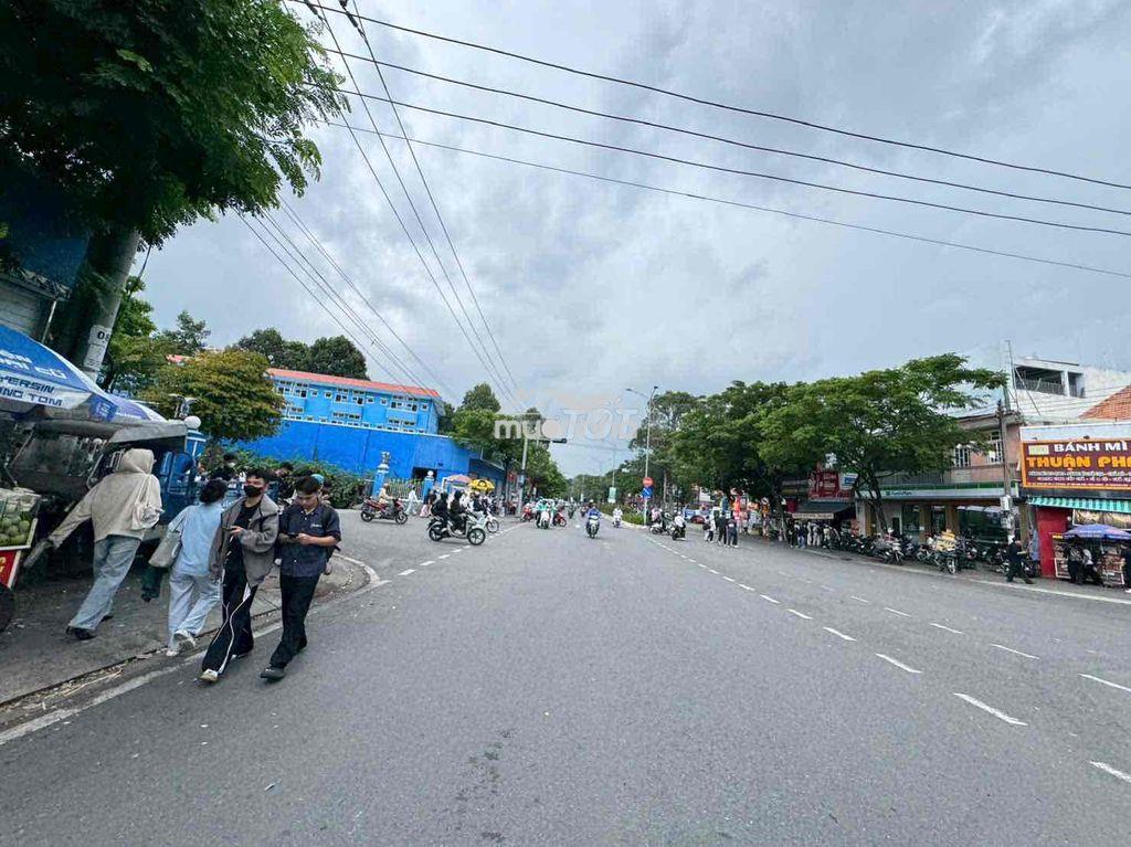 Mbkd ngay cổng đại học thủ dầu một - Ảnh 4