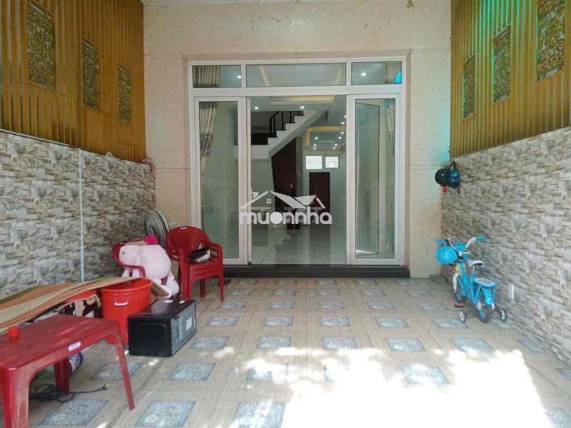 Cho thuê nhà 1 trệt 2 lầu gần go dĩ an