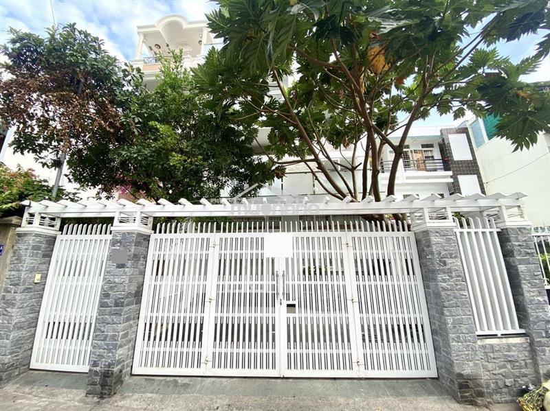 Cho thuê nhà có sân vườn - 6 phòng ngủ