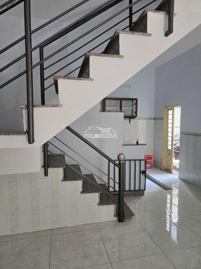Cần bán nhà chính chủ phường 8, sát mercedez quang trung