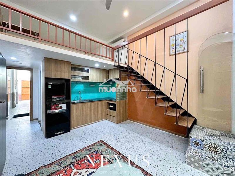 Căn hộ có gác full nội thất + sân sau thoáng mát ngay cv làng hoa
