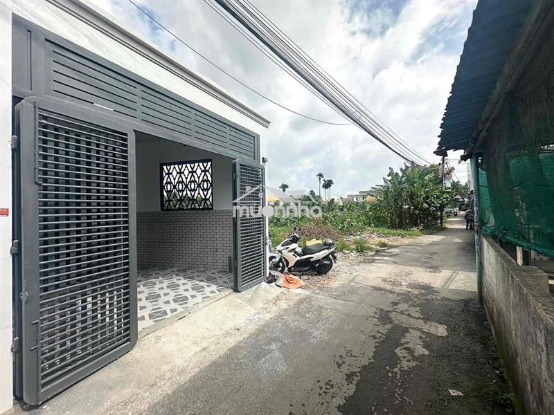 Nhà c4 mới 100% , hẻm trường học cấp 2 tân vạn