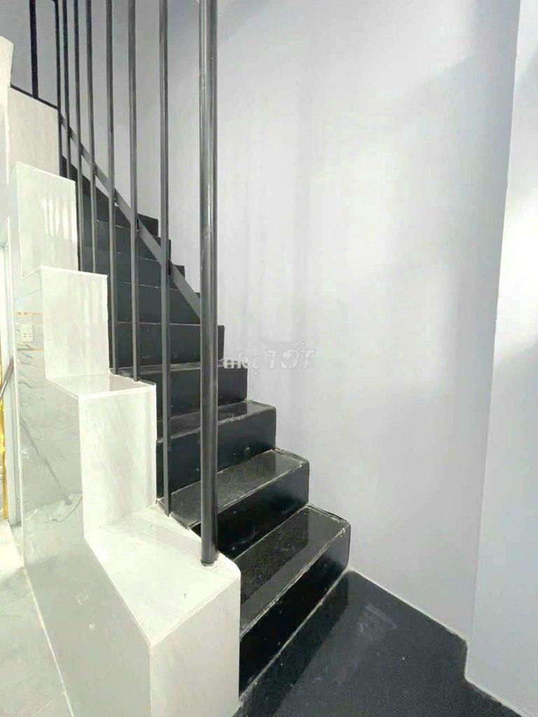 Cho thuê nhà nguyên căn hẻm bến vân đồn, quận 4 - Ảnh 3