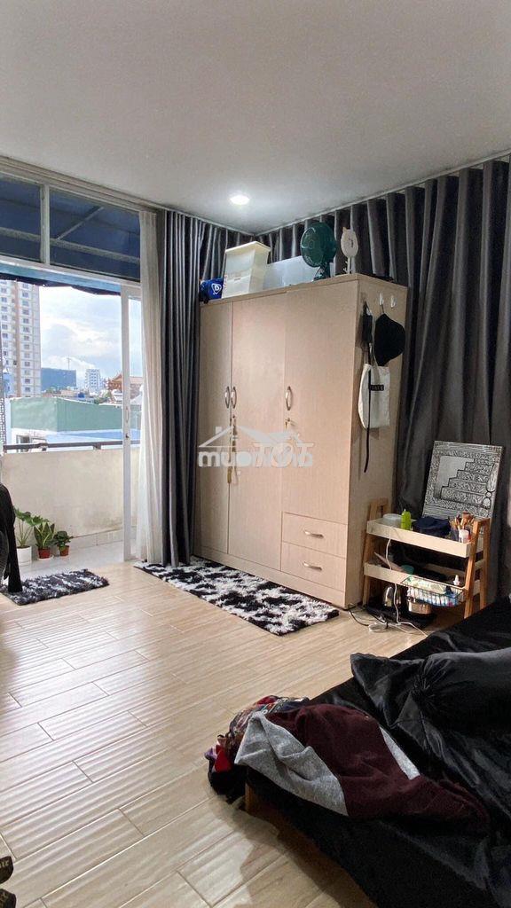 Phòng trọ trong hẻm trần khắc chân - Ảnh 2