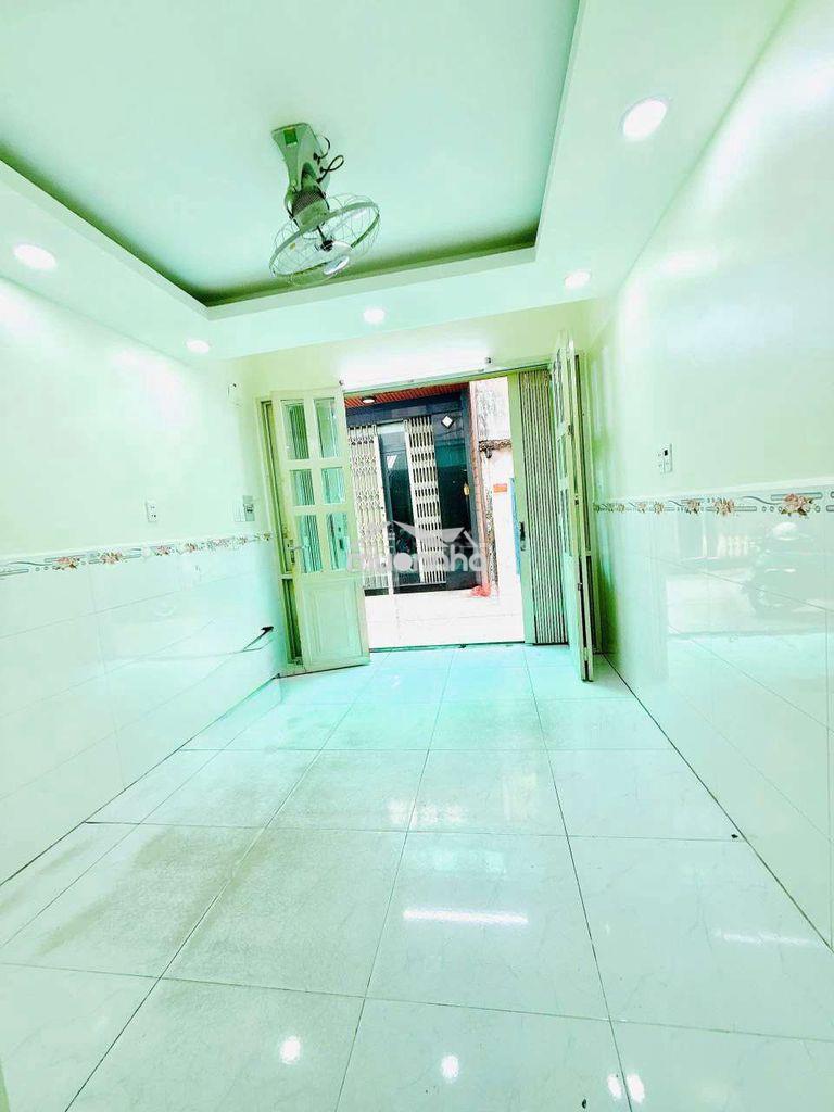 Nhà 1trệt 1lững 2 lầu đường bạch vân p5 q5 dt 21 m2