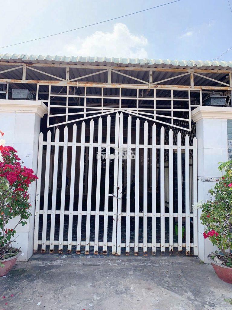 Chính chủ gửi bán gấp nhà ngay võ thị nhúa, củ chi, 155m2, 950tr, shr