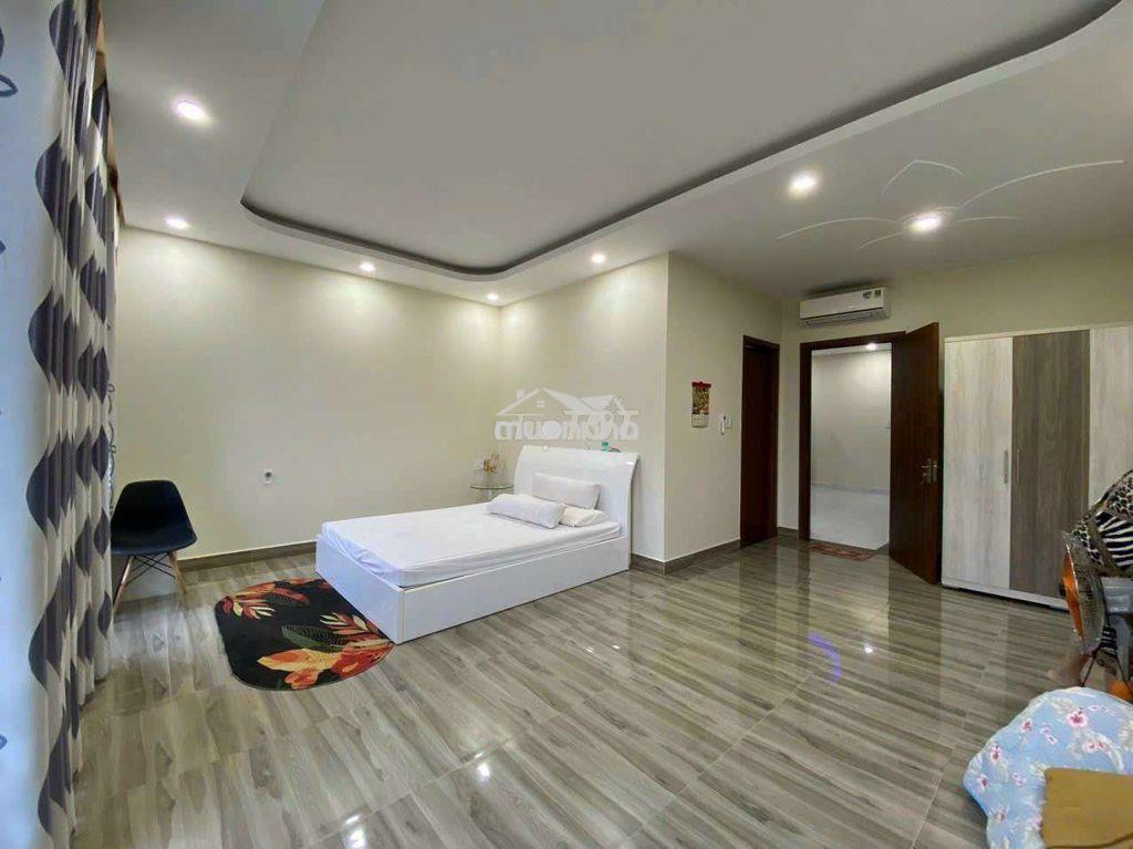Biệt thự 8*16, trệt, 2 lầu, 4pn, sân xe hơi rộng gần ngã tư ga - 2