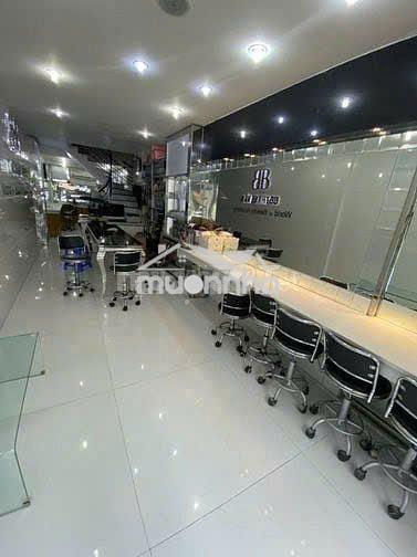 Bán nhà mt đường huỳnh văn bánh, nhà 4t công nhận 41m2 giá chỉ 11 tỷ.