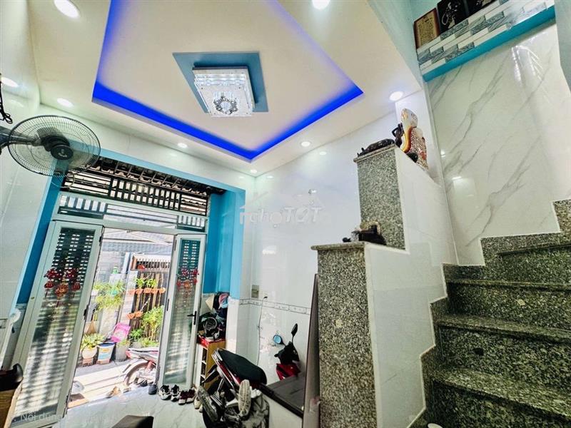 Nhà 3 tầng 3pn - full nội thất - hẻm xe hơi-bình tân- 3,8 tỷ - hc đủ