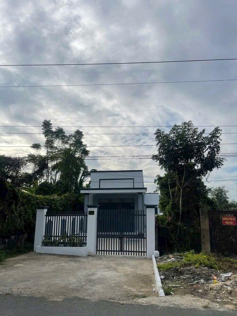 Cần tiền bán gấp căn nhà ở 1/ đ: suối lội *dt: 147m2 shr giá chỉ 900tr