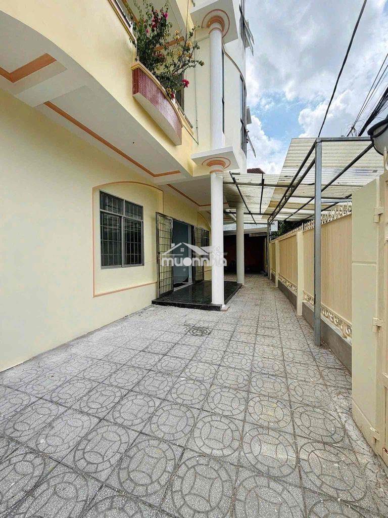 Cho thuê biệt thự  góc 2 mặt tiền 600m2 ngay trung tâm nk - 3