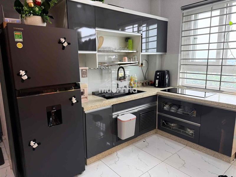 Cho thuê 2pn đầy đủ nội thất đẹp, tầng cao, thoáng mát 8tr