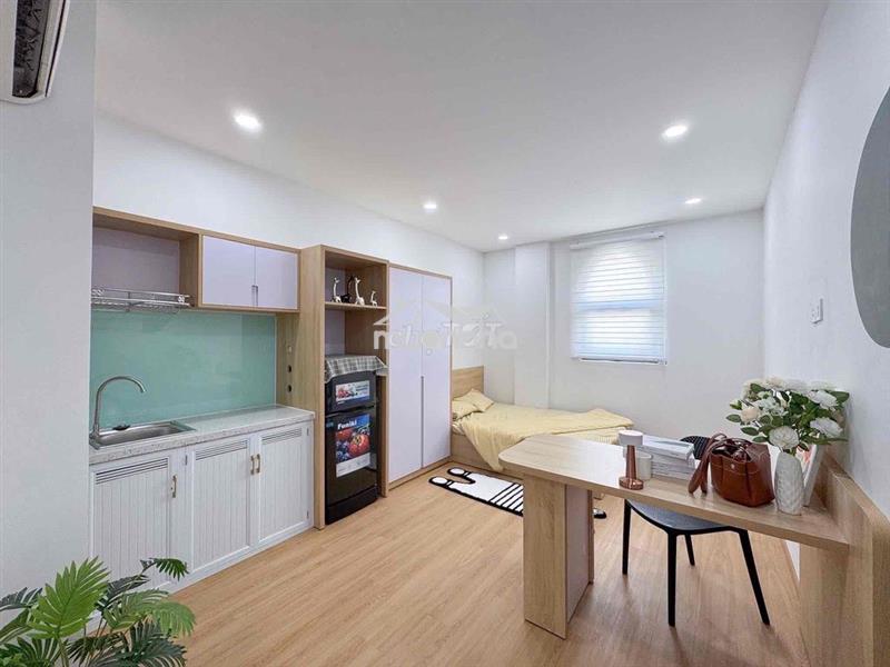 Studio cửa sổ trời ngay đỗ xuân hợp - ngã tư bình thái