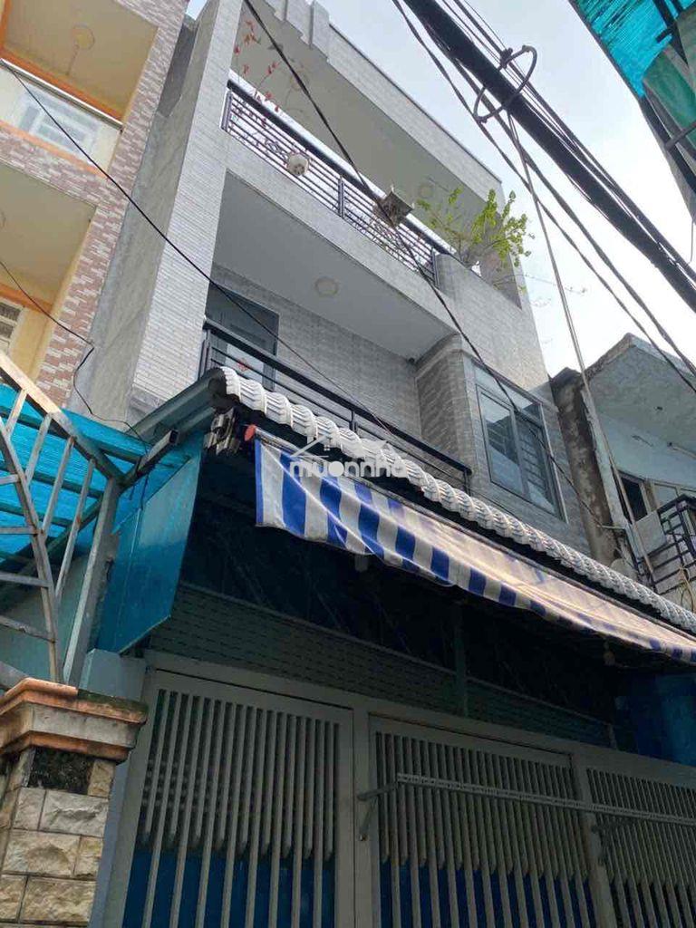 Ngang 5m nở  6m dài 13m 3 tầng 3 phòng 2 sân thượng giá thuê 13 triệu