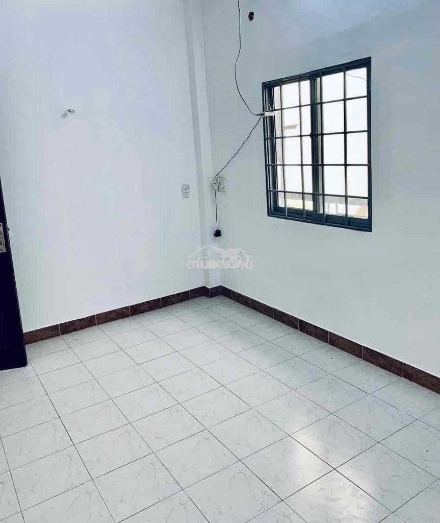 Nhà xinh, giá bình dân, 1 trệt 1 lầu + lửng, 2p. ngủ 2wc ok - 4