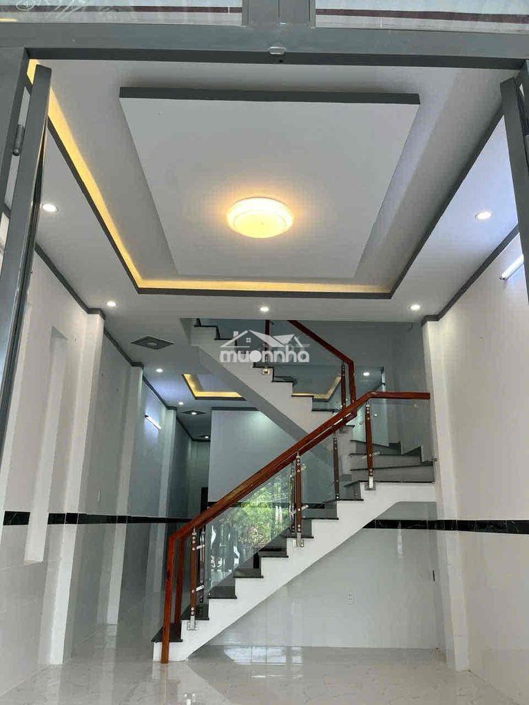 Nhà trệt lầu ngay ngã tư bến cá - 2