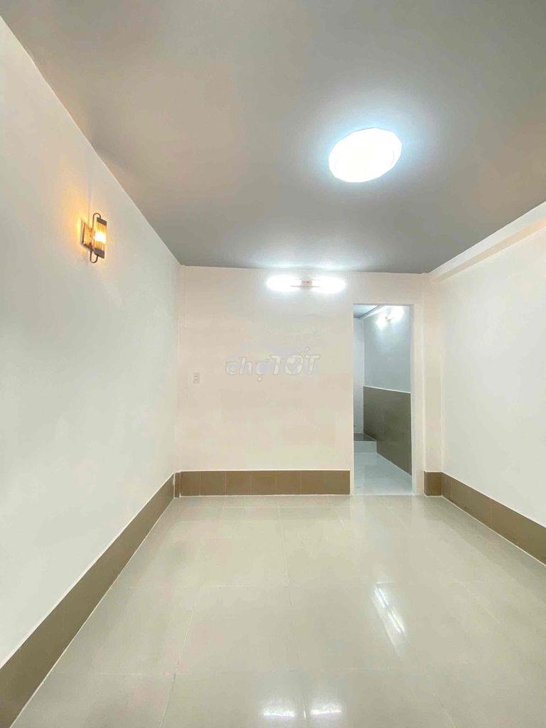 🏡 Cho thuê nhà hẻm trần phú q5 – 3 tầng, 2pn, vị trí trung tâm 🔥